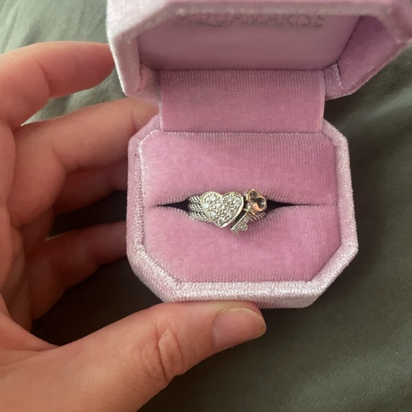 18k gold and diamond heart and key ring.